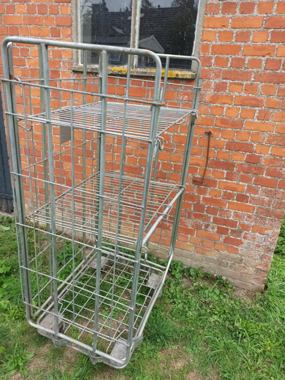 3 hek - rolcontainer rek met plateau's
