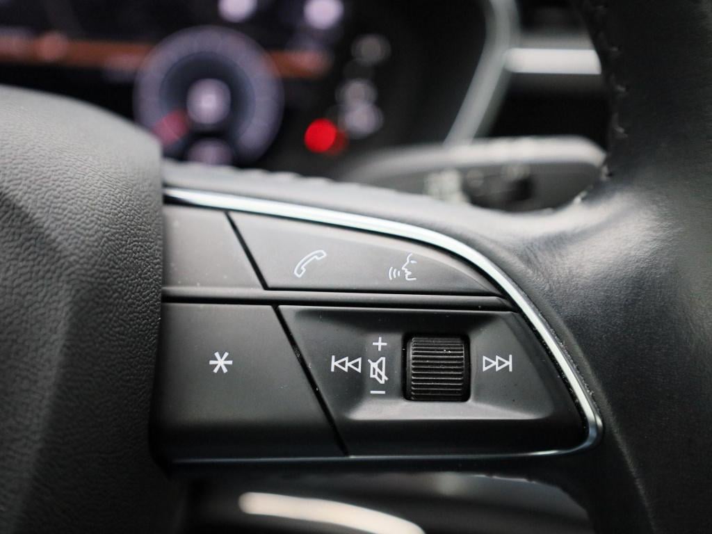 Audi Q3 sportback 35 tfsi pro line business | automaat | navigatie | leder 