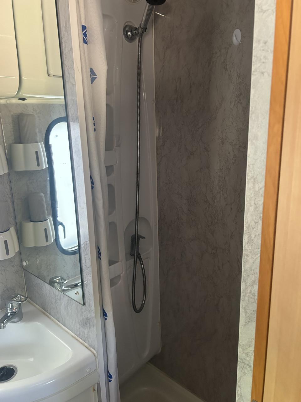 Camper fiat ducato elnagh 4 persoons met airco