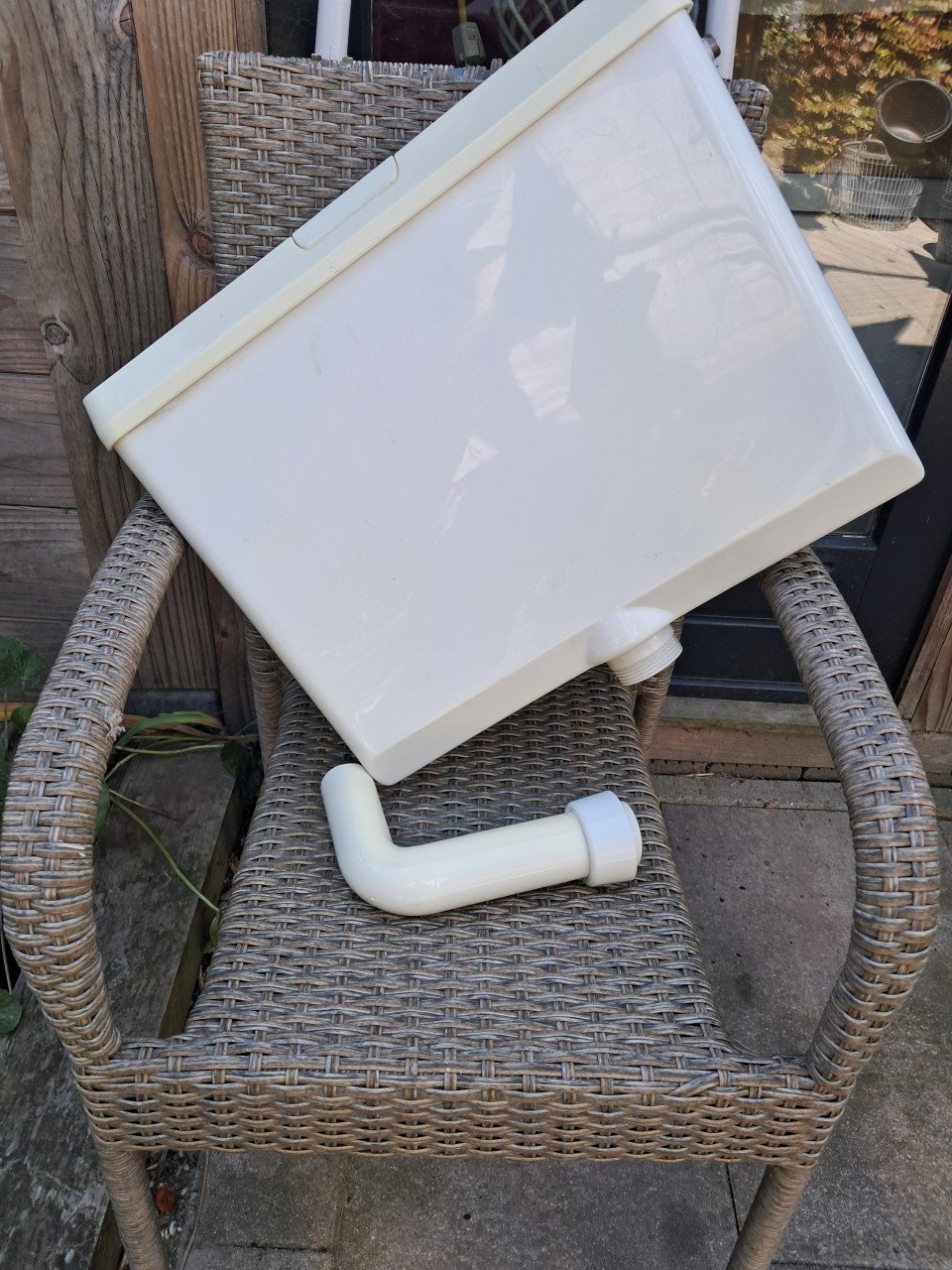 Stortbak voor de wc