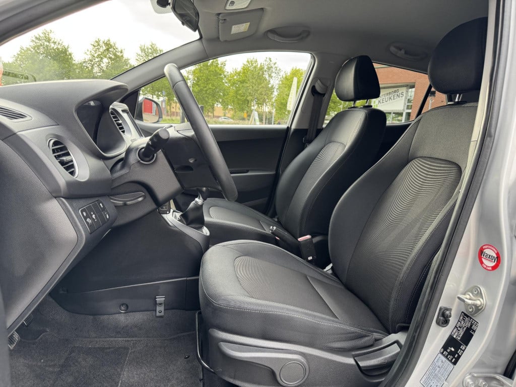 Hyundai I 10 1.0i premium | navigatie | camera | stuur- + stoelverwarming |