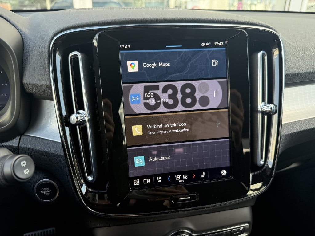 Volvo XC40 b4 197pk aut7| plus dark| adap.cruise| trekhaak| camera| elek.st