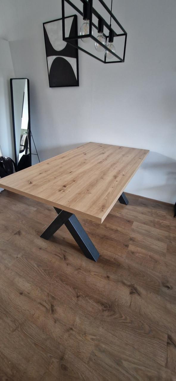 Miori Tafelblad met poten