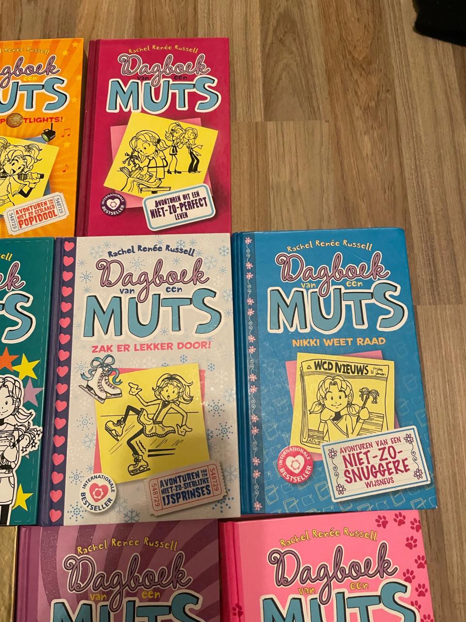 14 boeken dagboek van een muts