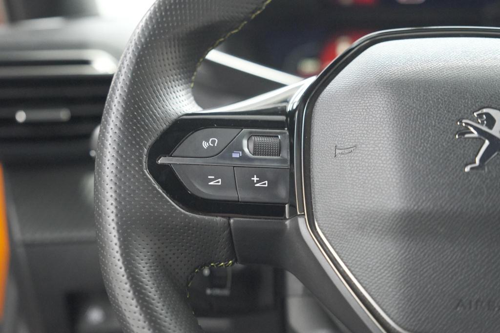 Peugeot 2008 puretech 130 gt pack | leer-pakket | camera | dodehoekdetectie