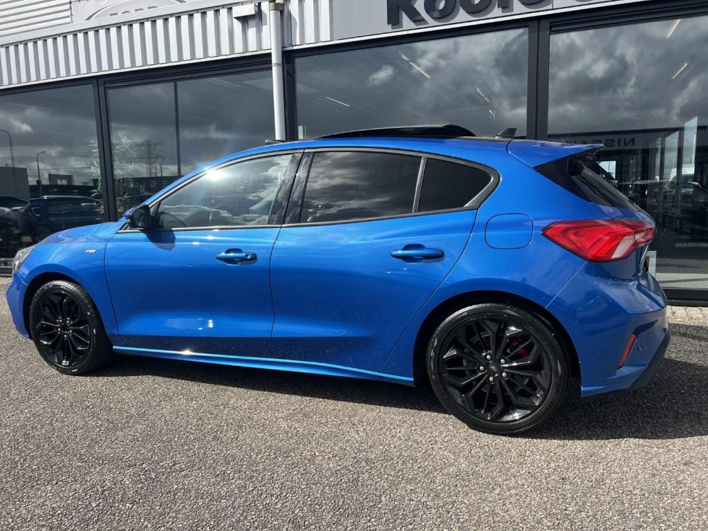 Ford Focus 1.0 ecoboost hybrid 155pk st line x , panodak , winterpack