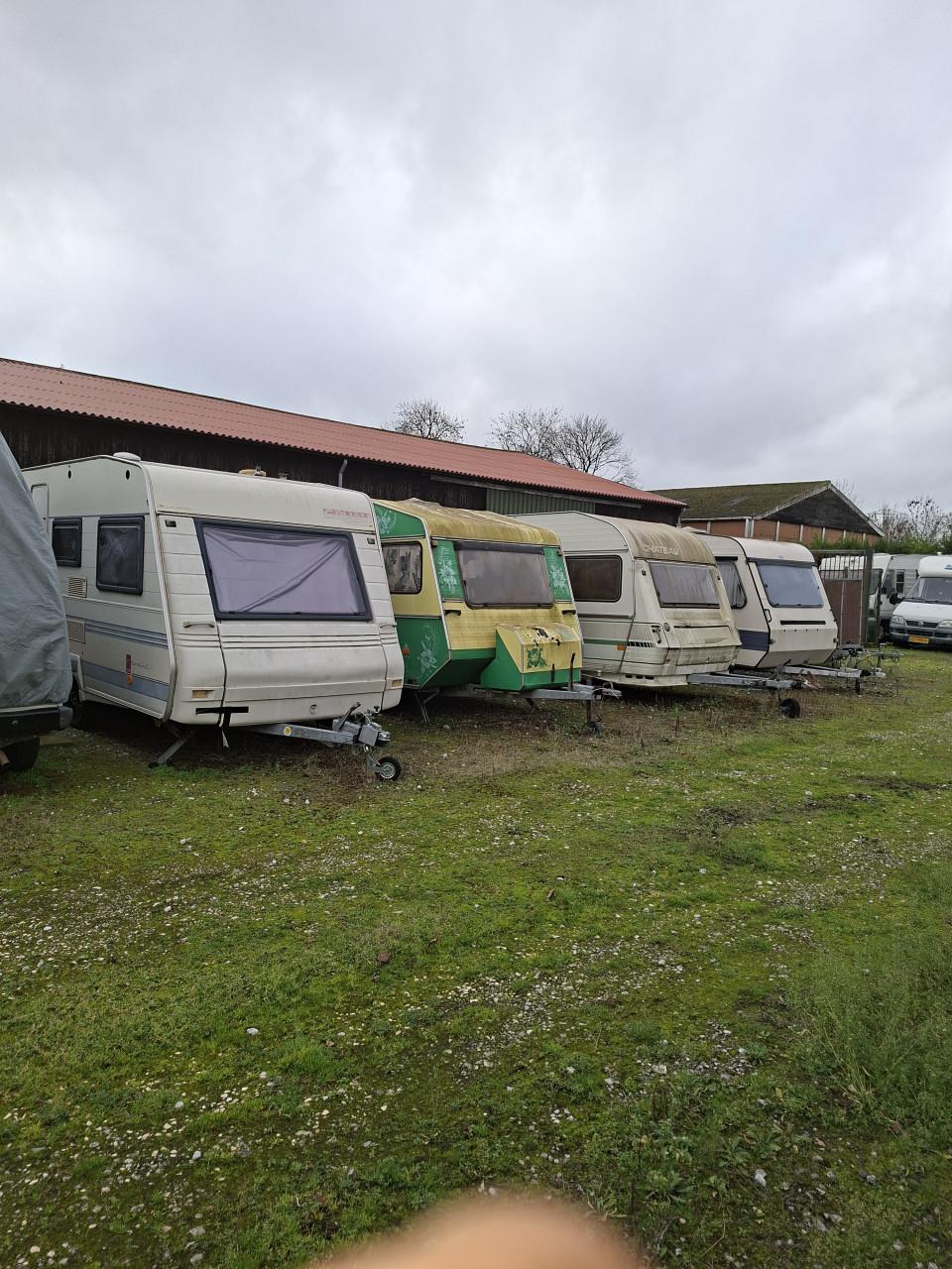 Te huur BUITENSTALLING camper/caravan te Ritthem