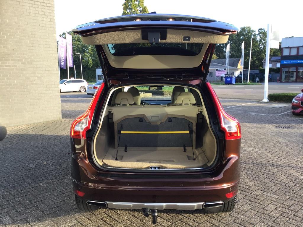 Volvo XC60 2.0 t5 fwd summum