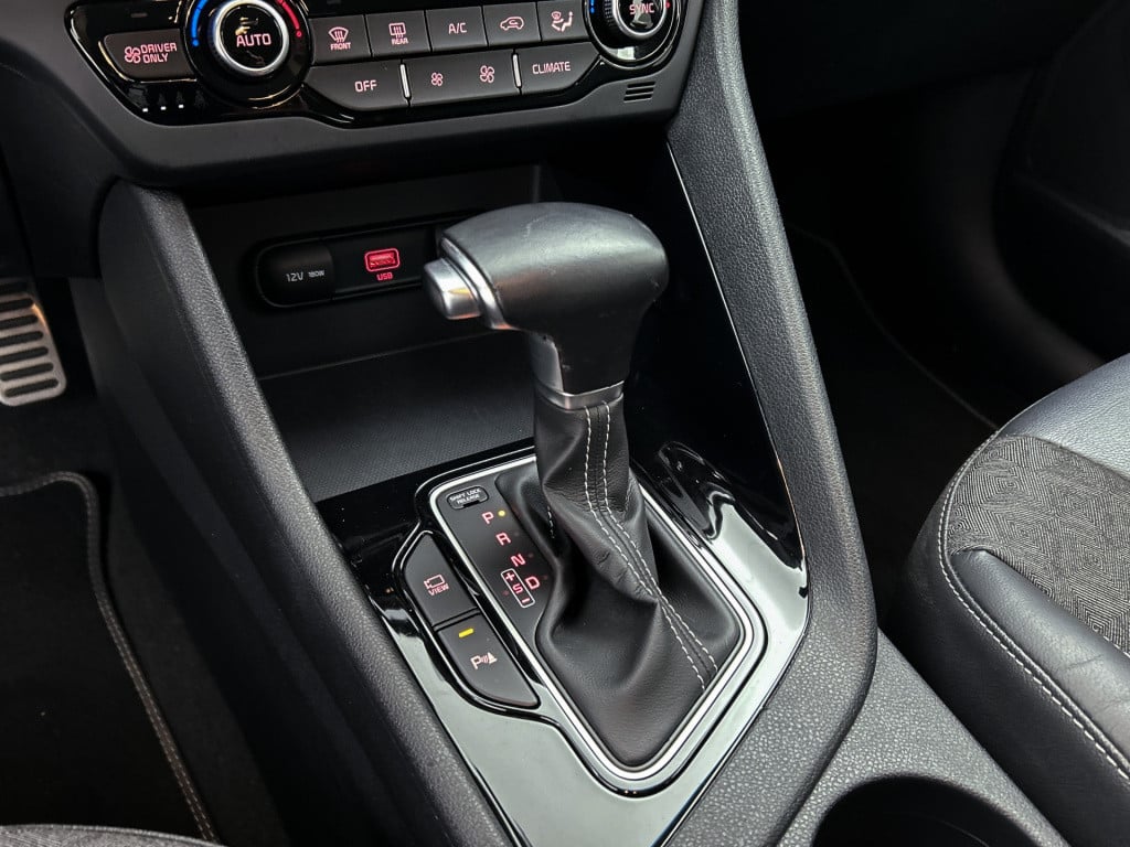 Kia Niro 1.6 gdi phev dynamicplusline | trekhaak | 18 inch |
