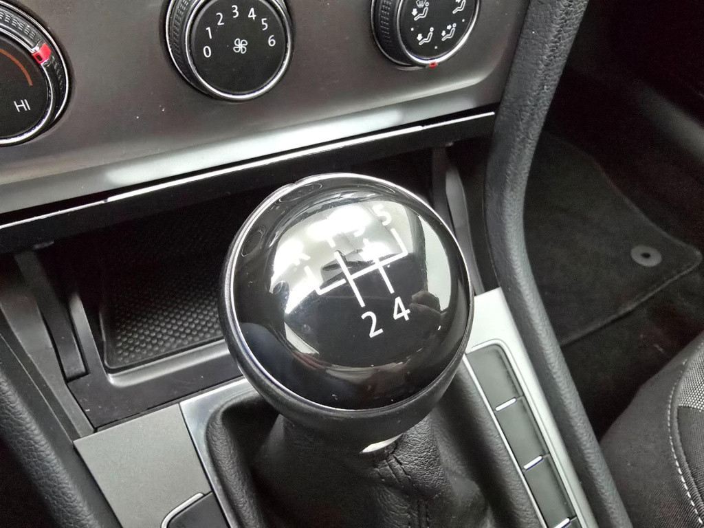 Volkswagen Golf occasion 1.2 tsi black edition met cruisecontrol en dikke v