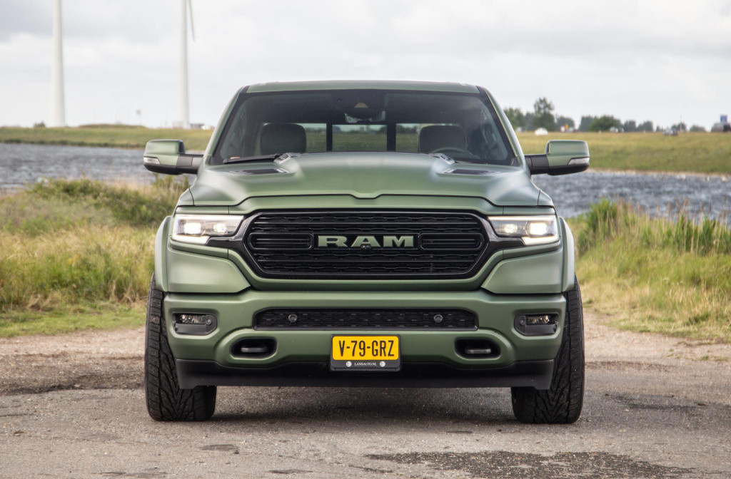 Dodge Ram 1500 5.7 v8 4x4 crew cab limited bpm vrij / all in prijs / pano /