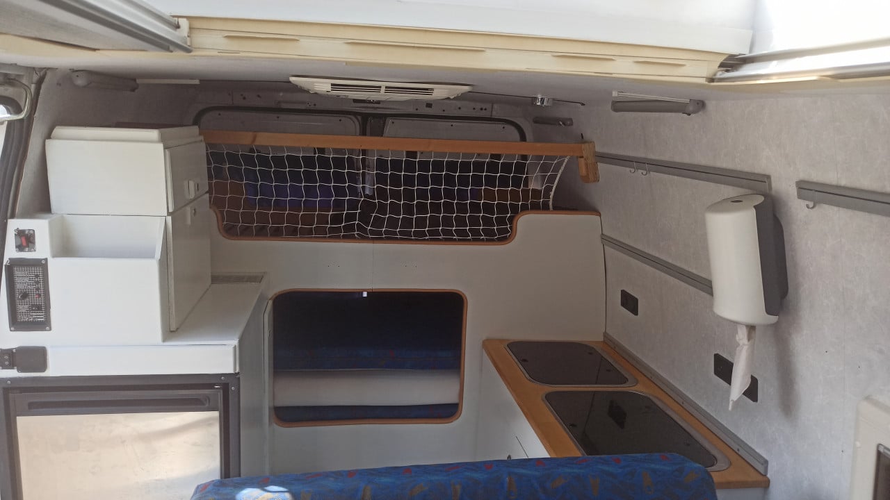 Buscamper 4-persoons /  mooi compacte camper voor het hele gezin!