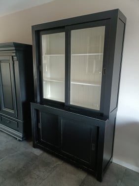 Zwarte kast