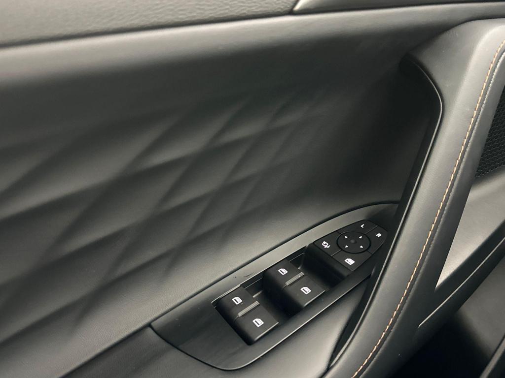 MG Hs 1.5 phev luxury | voorraad voordeel | op=op | leder | 100 km elektris