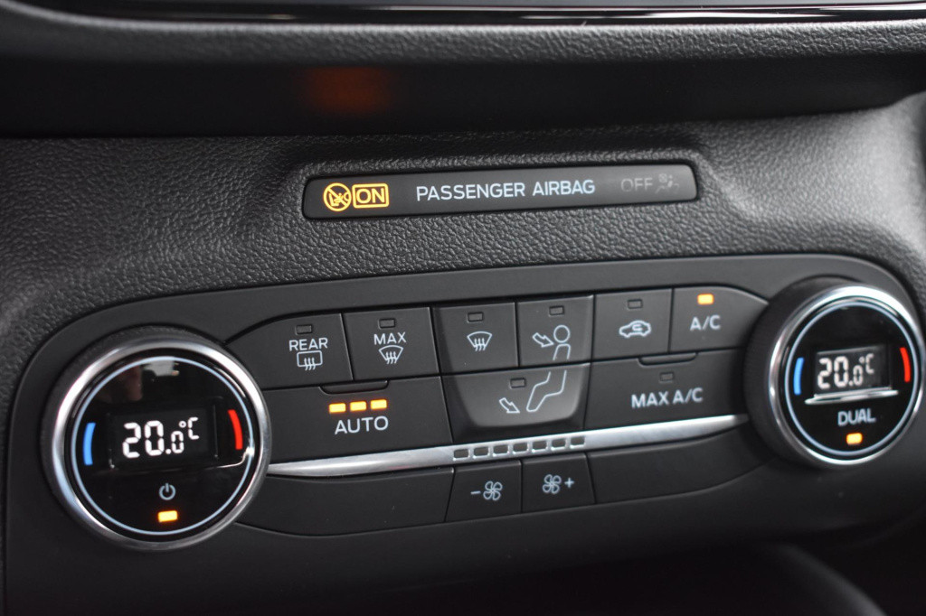 Ford Focus wagon 1.0 ecoboost hybrid st line | panoramadak | apple carplay 