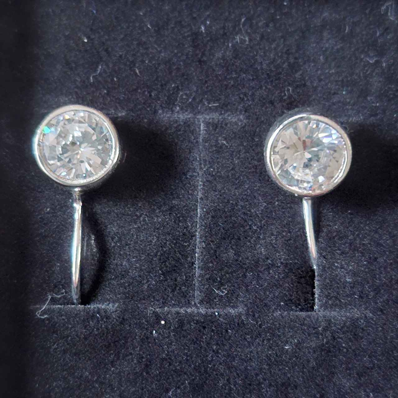 Zilveren ringen en oorbellen