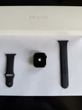 Apple Watch Series 7 45mm midnight alu