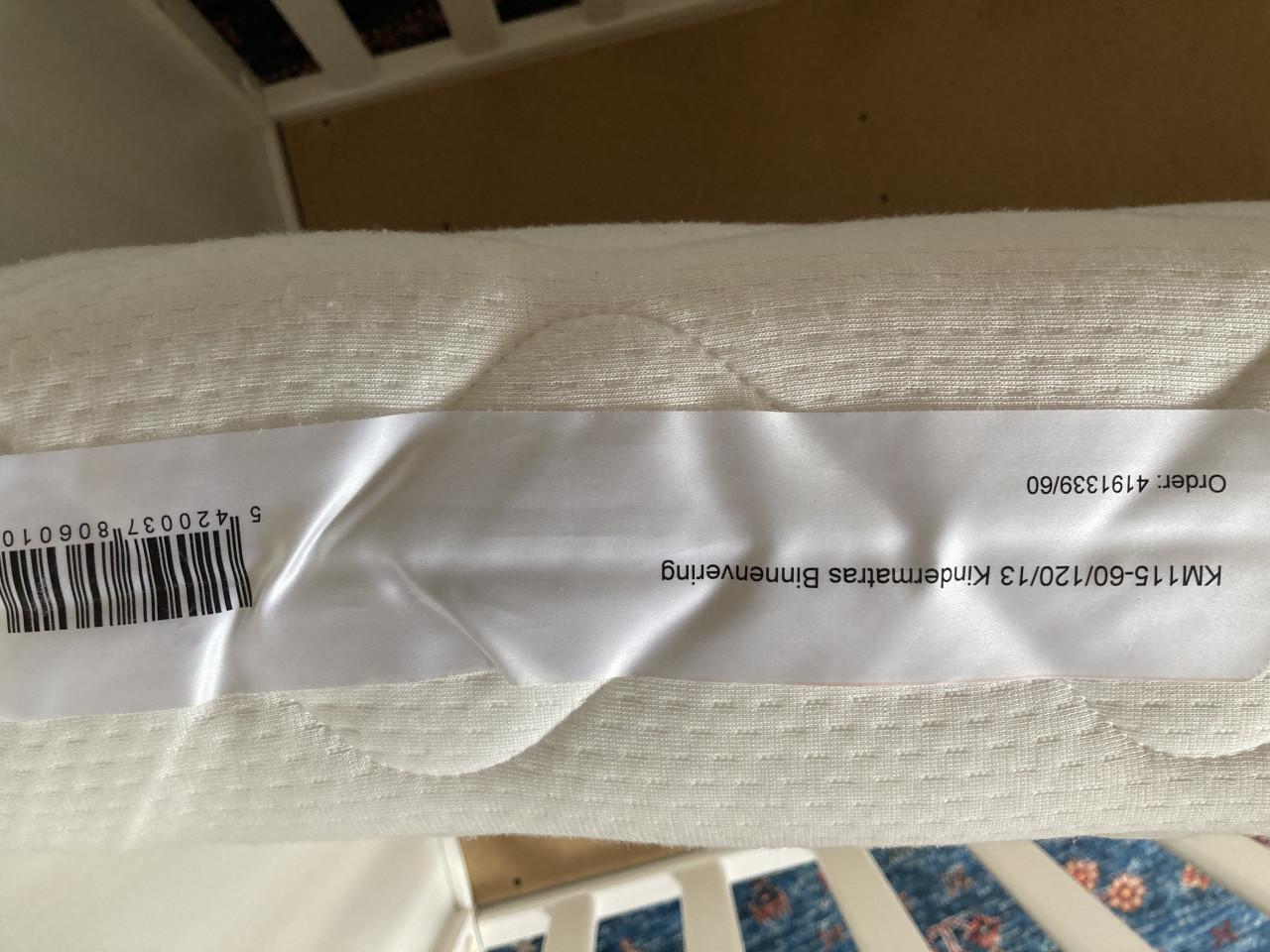 Babyledikant ( Sunvik , Ikea) met matrasje