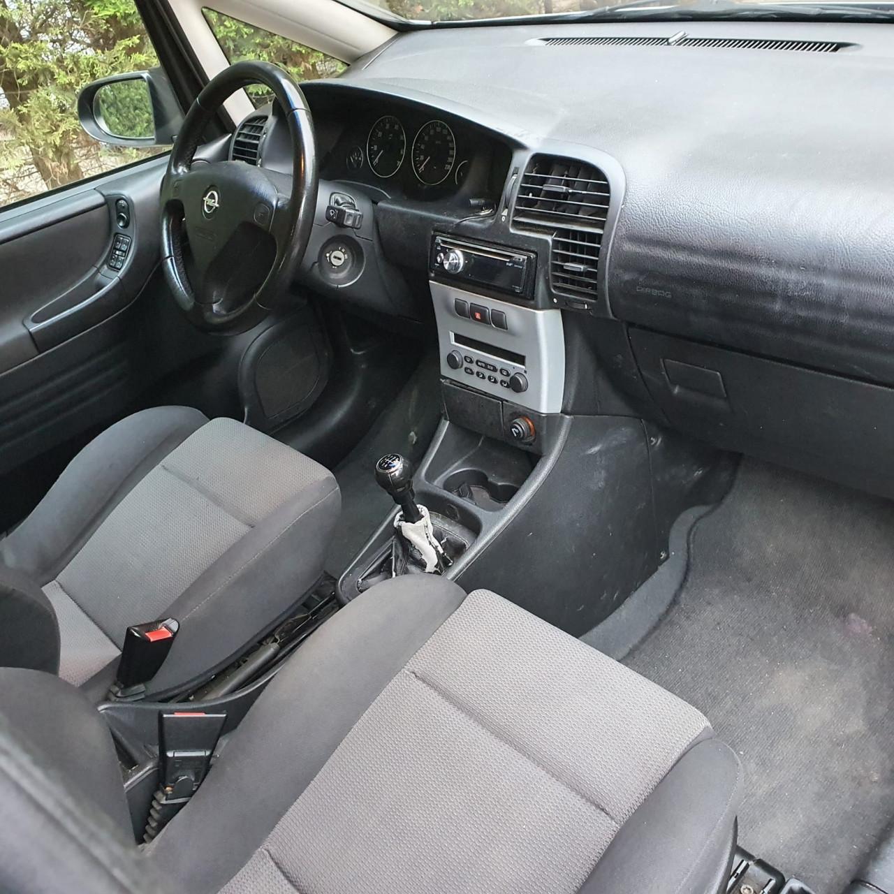 Opel Zafira 1.8-16V Elegance