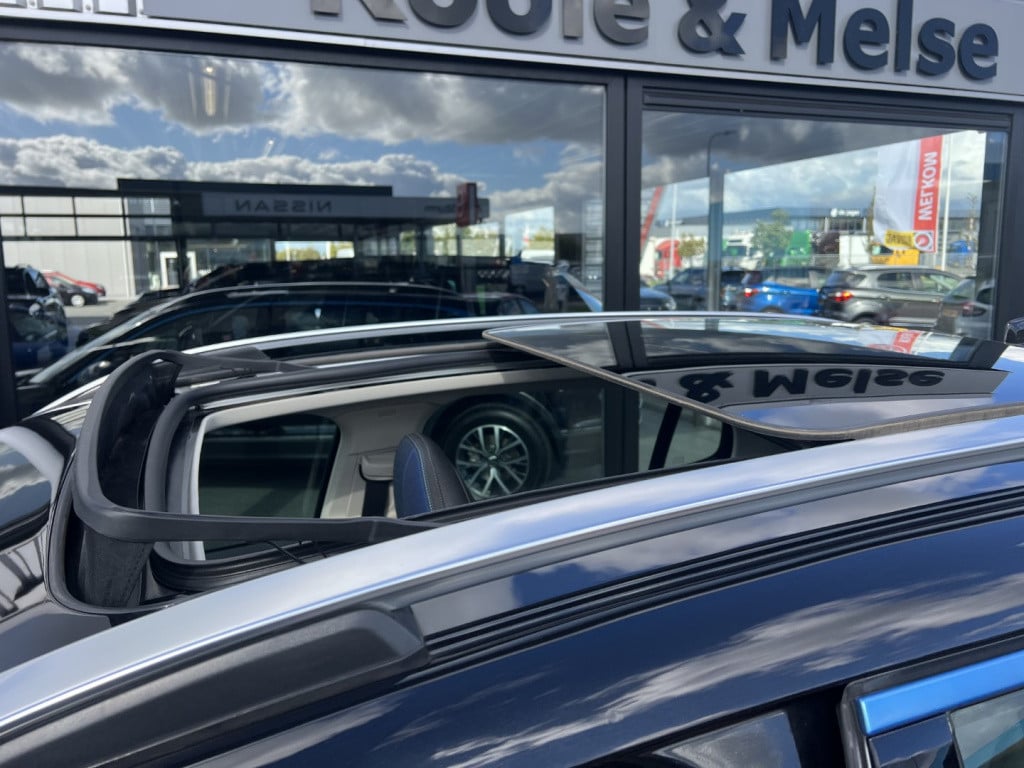 Lynk & Co 01 1.5td 142pk hev , panodak , navigatie , car play