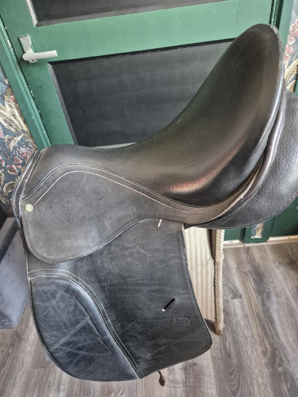 Dressuurzadel  daaleman 18 inch