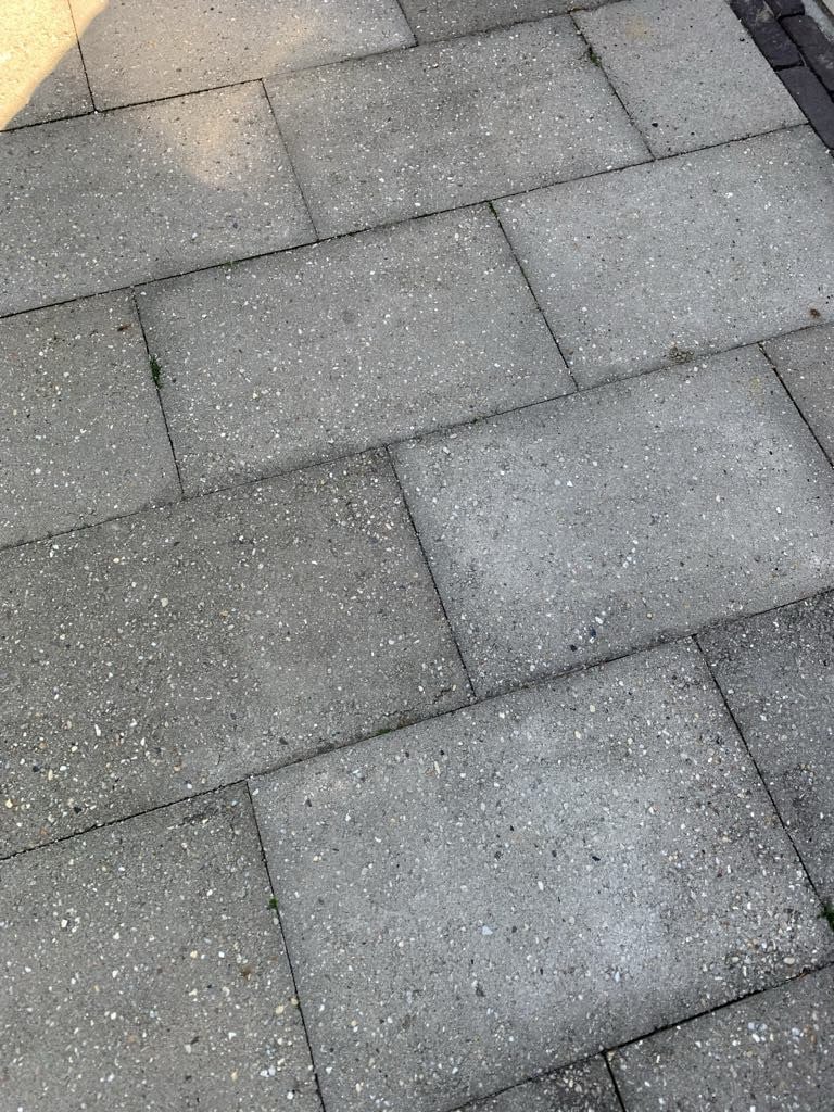 Grijze betontegels, 60 x 40, ongeveer 80 stuks