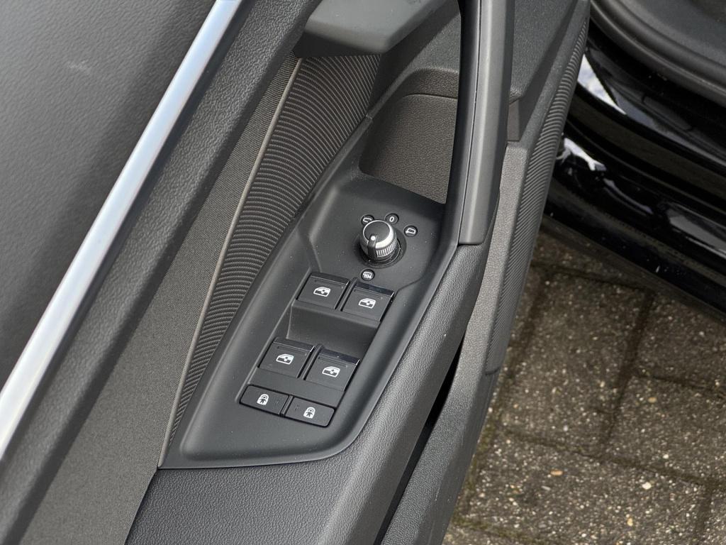 Audi A3 sportback 30 tfsi pro line nl-auto, trekhaak afneembaar!