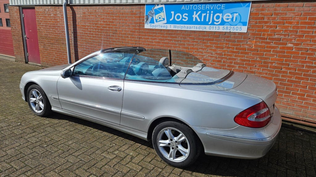 Mercedes-Benz Clk-klasse coupé 200 k. elegance