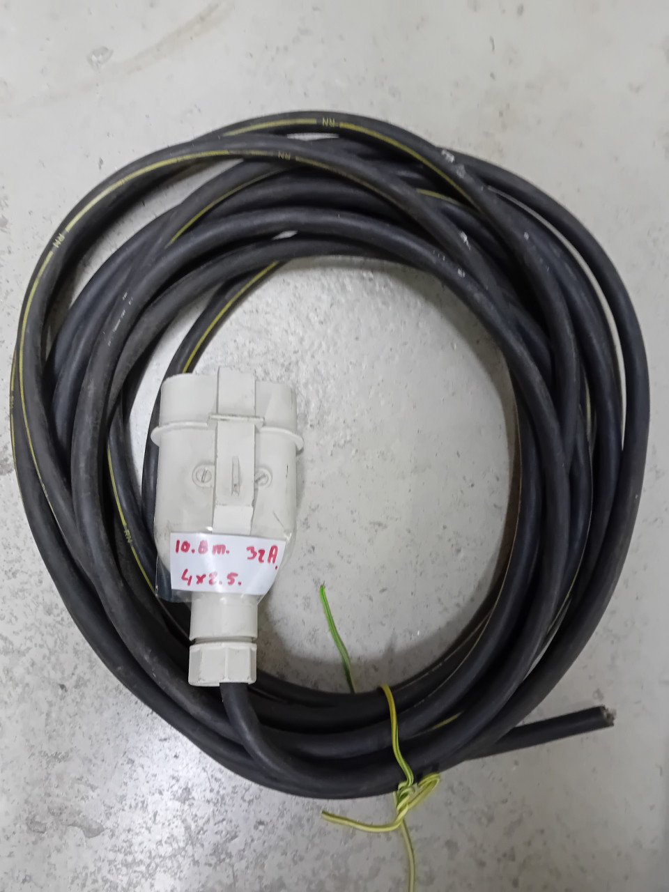 Kabel, zware uitvoering t.b.v. krachtapp. 4 x 2,5 mm, incl. 32 A steker.
