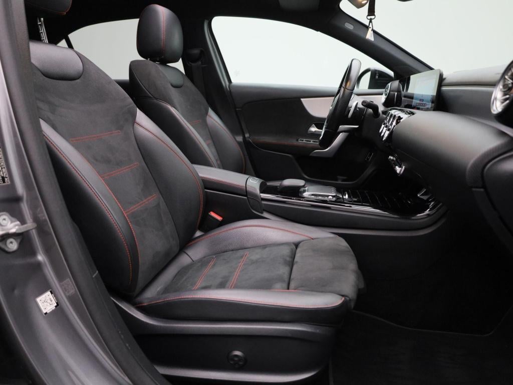 Mercedes-Benz A-Klasse limousine a 250 e amg line | automaat | panoramadak 