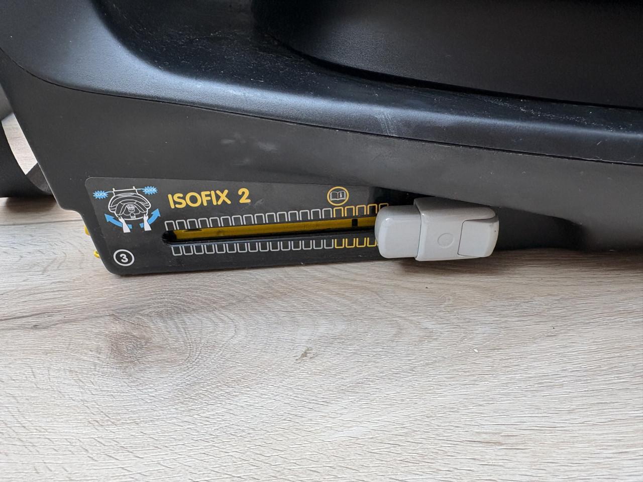 2 keer Maxi-Cosi AxissFix + 2 airlayers