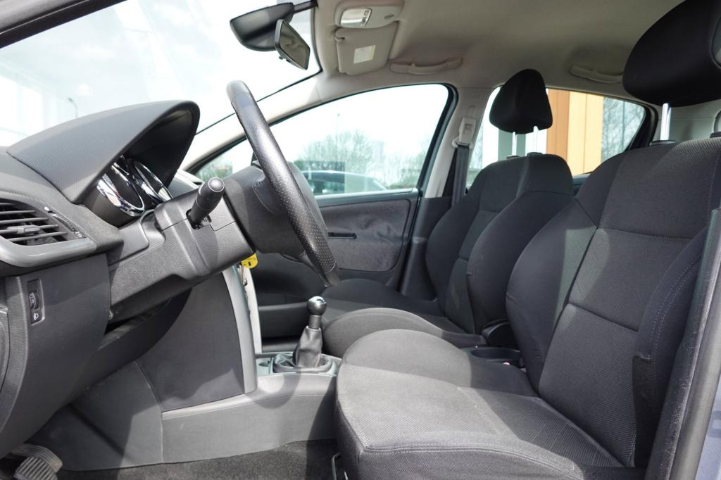 Peugeot 207 1.6 vti xs