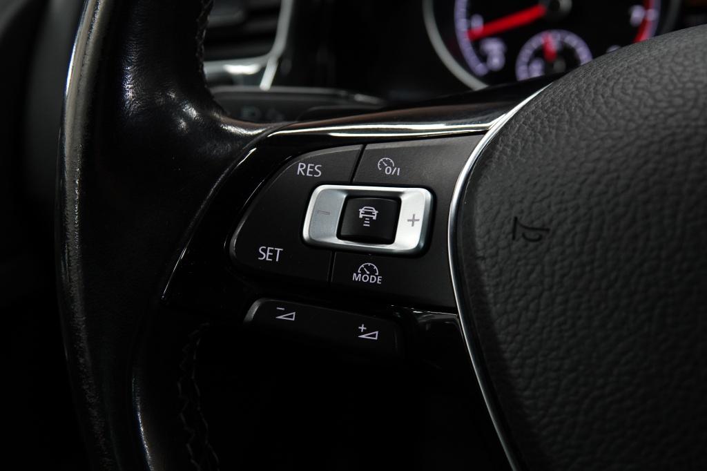 Volkswagen Golf 1.4 tsi | acc | camera | pdc | 19' |