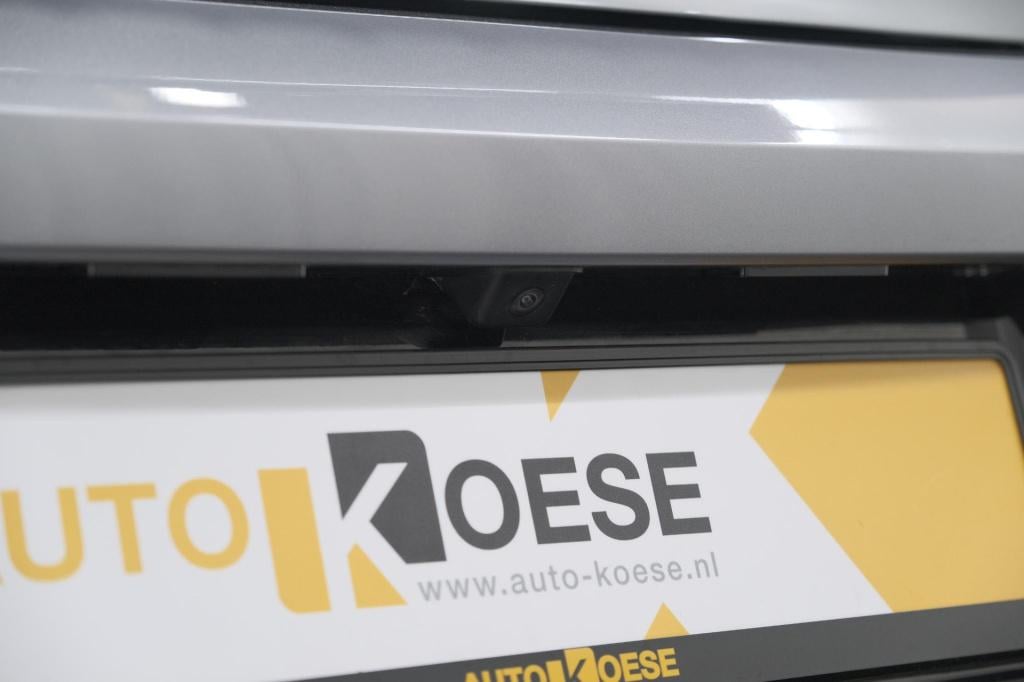 Peugeot 208 puretech 100 eat8 allure pack | camera | navigatie | apple carp