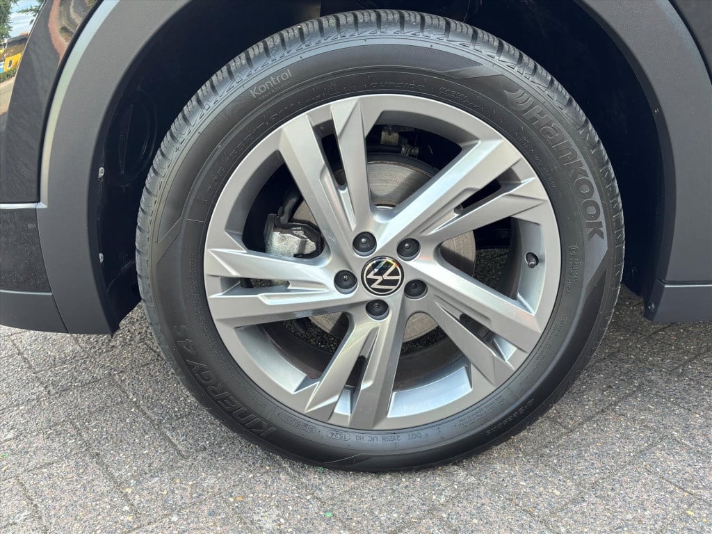 Volkswagen T-cross 1.5 tsi 150pk dsg-7 r-line| trekhaak| camera|navi| uniek