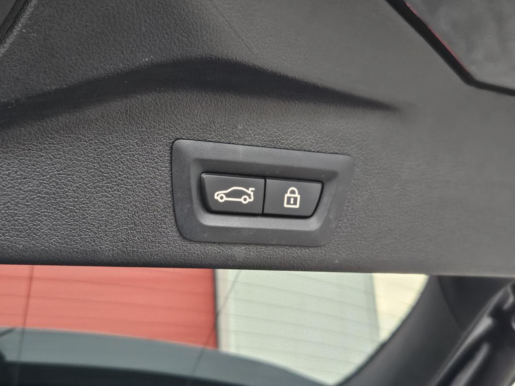 BMW X5 xdrive45e m-sport | achterasbesturing | trekhaak | luchtvering