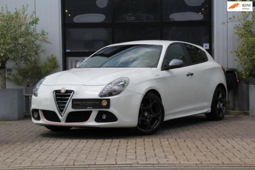 Alfa Romeo Giulietta 1.4 t sprint - trekhaak - alcantara - pdc - scherpste 