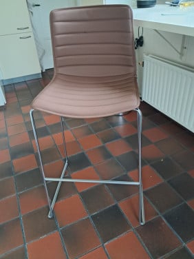 2 grote barkrukken