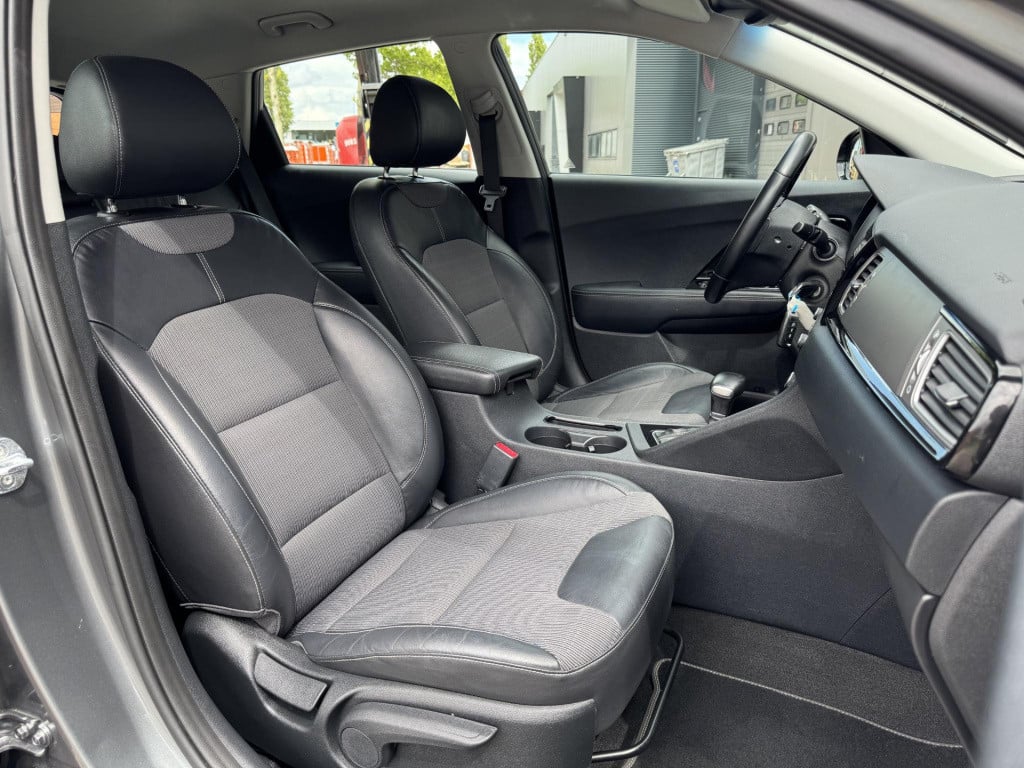 Kia Niro 1.6 gdi hybrid first edition | trekhaak | navigatie | camera | app