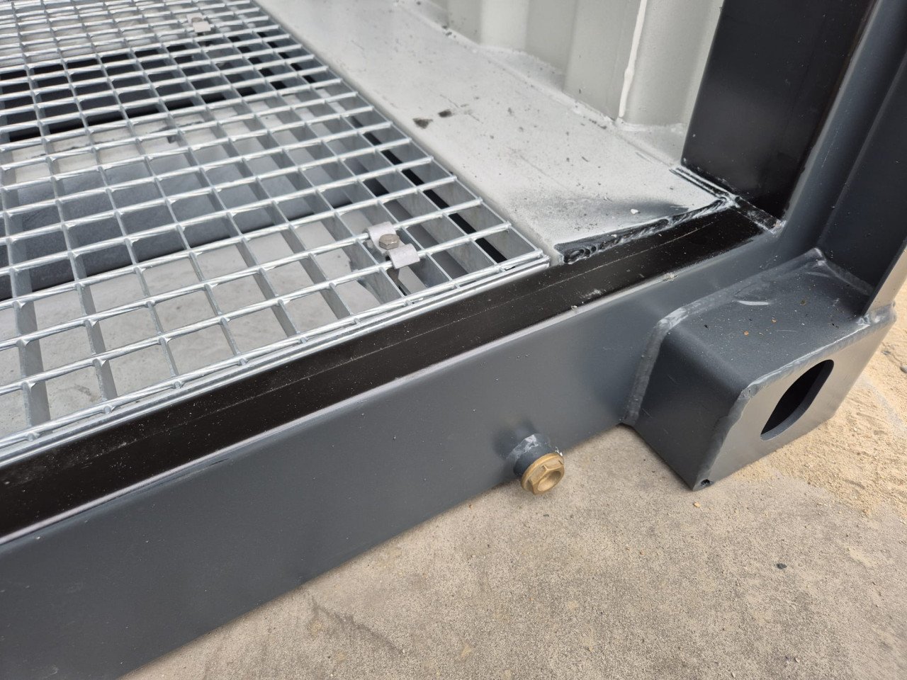 10ft milieucontainer / mileubox / container met opvangbak