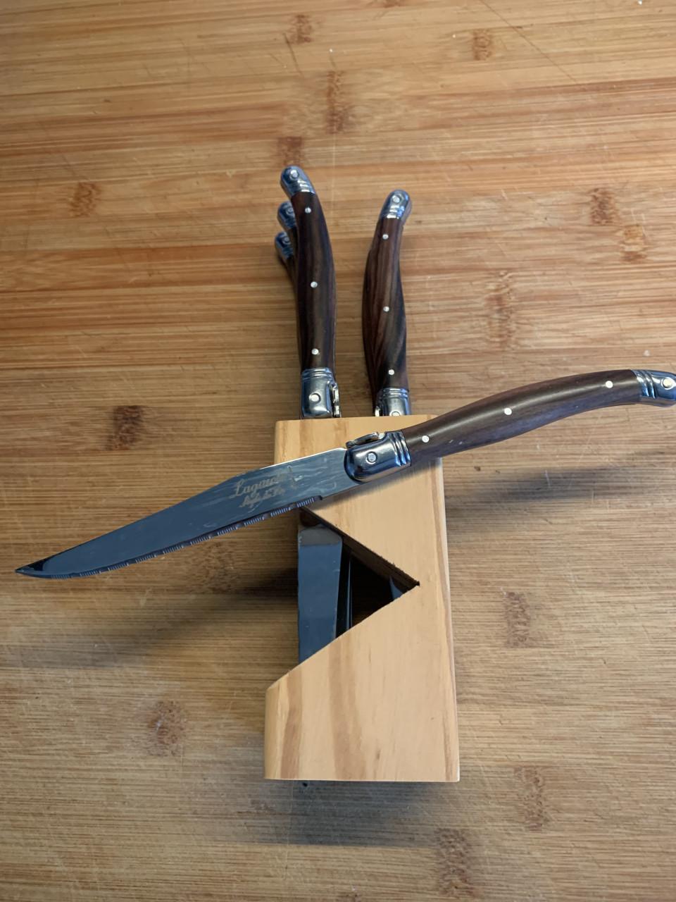 6 steak messen in houder. merk Laguiole style de Vie