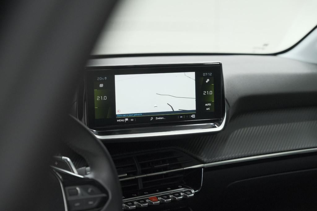 Peugeot 208 puretech 100 eat8 allure pack | keyless | camera | navigatie | 