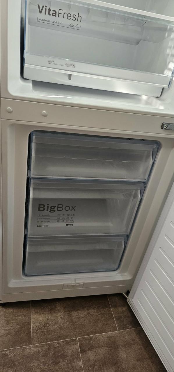 Bosch koel-vriescombinatie KGV33VW31S in prima staat