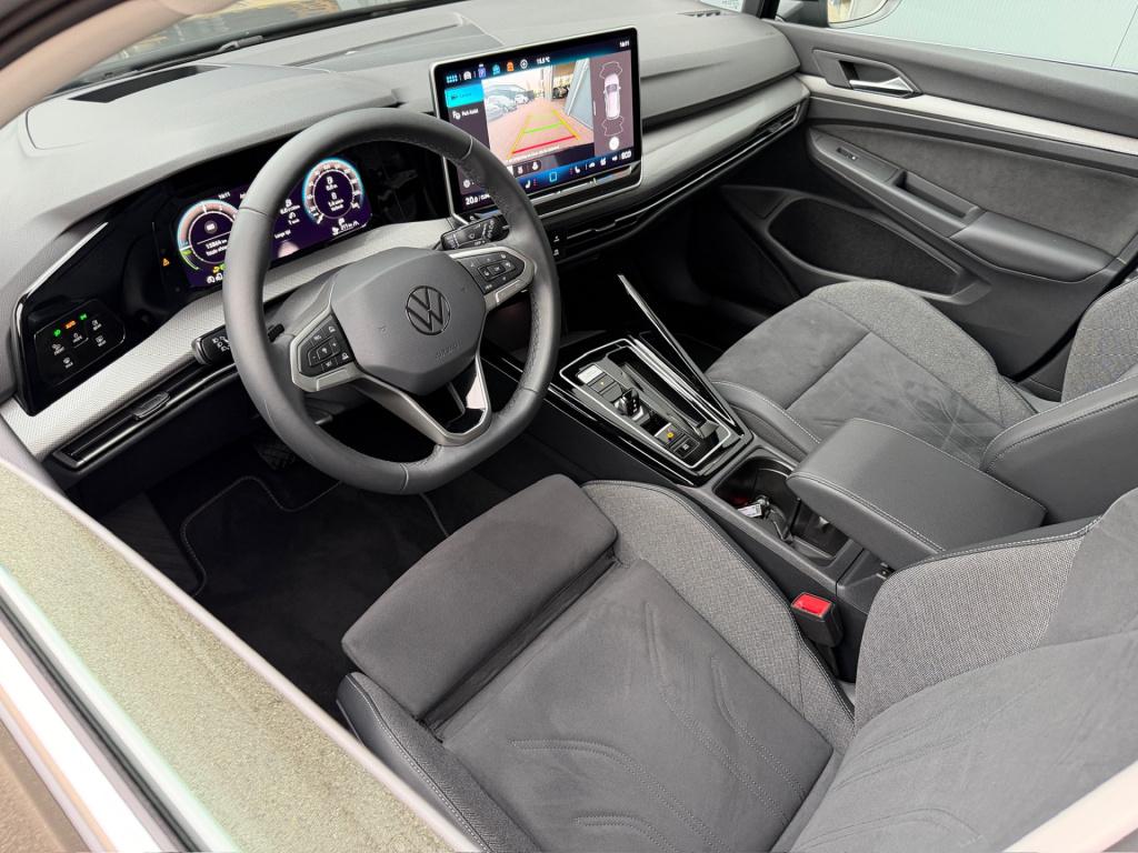 Volkswagen Golf 1.5 ehybrid style | trekhaak | camera | iq light | head up 