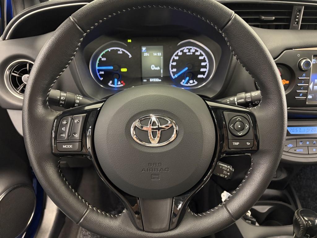 Toyota Yaris 1.5 hybrid executive