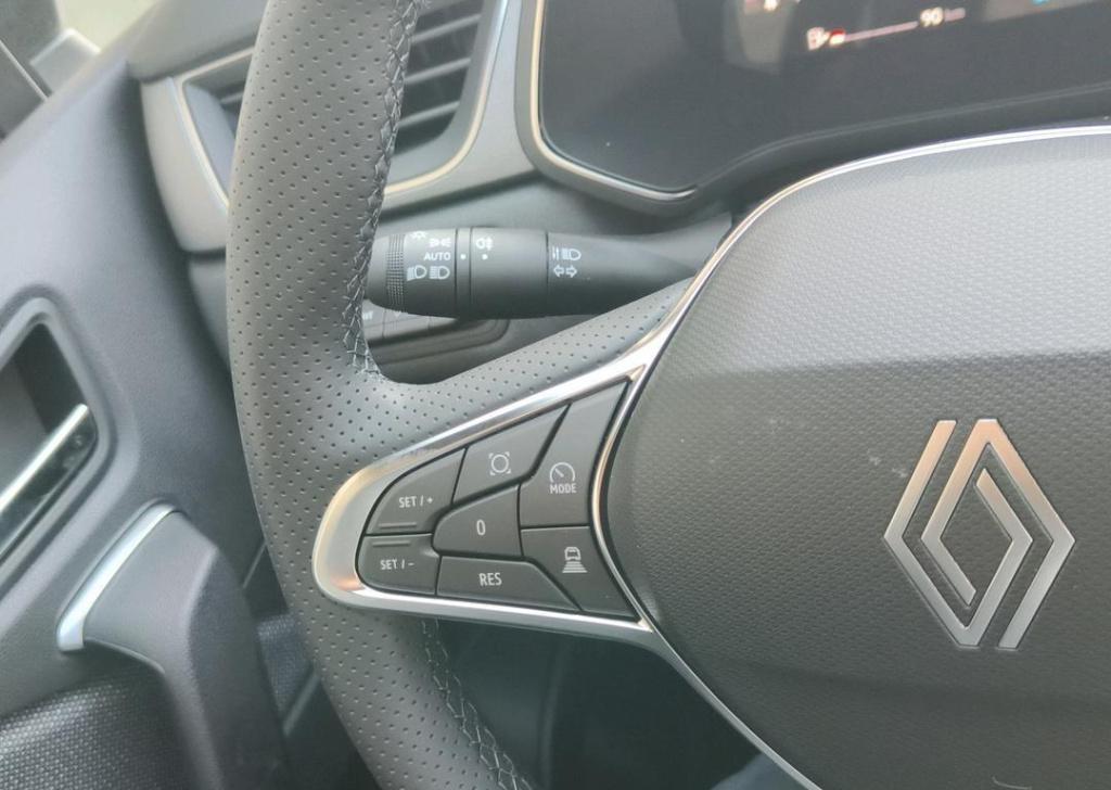 Renault Captur 1.8 e-tech full hybrid 160 techno - pack winter