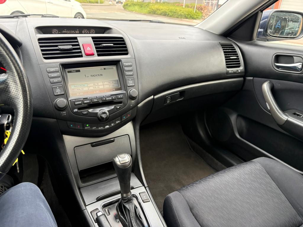 Honda Accord 2.0i executive