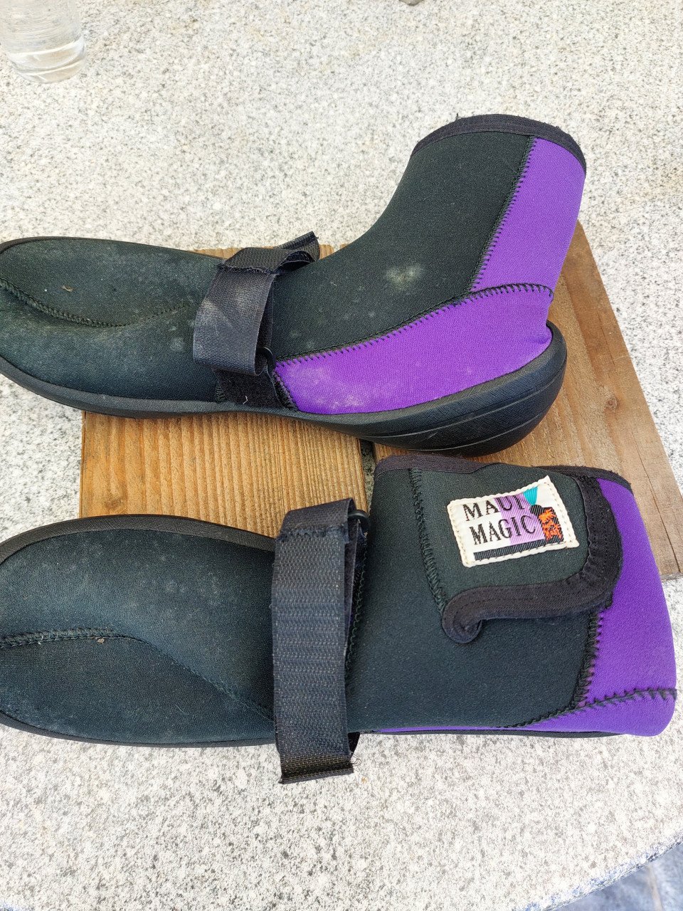 Te koop wetsuite (m54) + Surflaarsjes (m43/44)