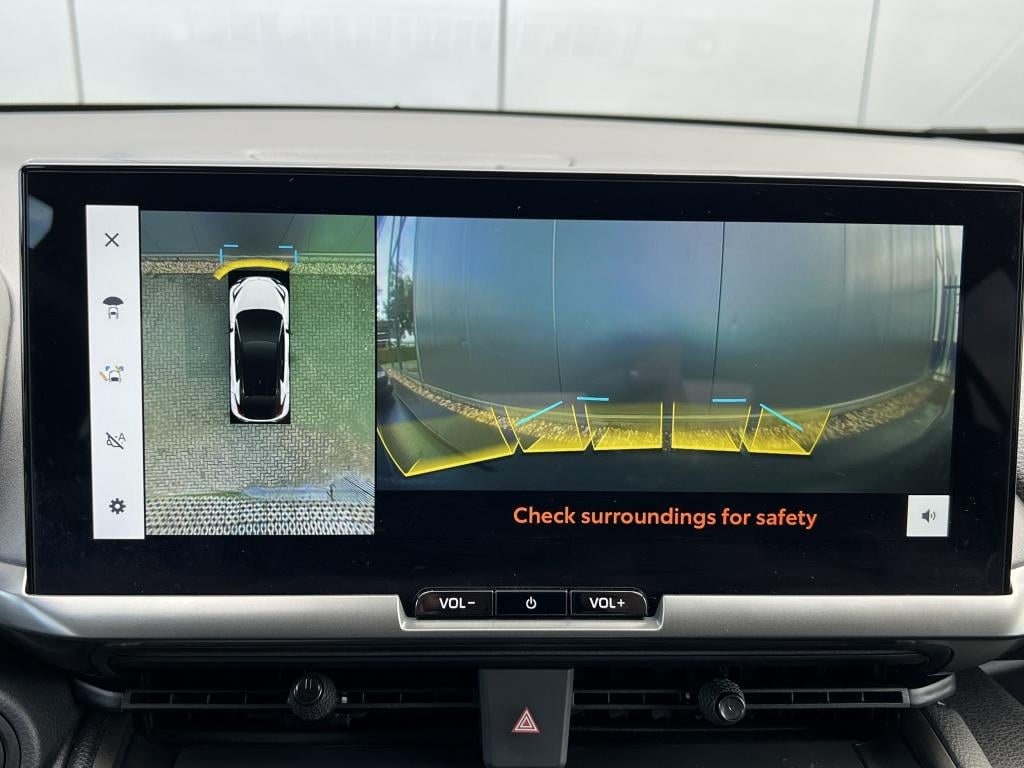 Toyota C-hr 1.8 hybr 140 first