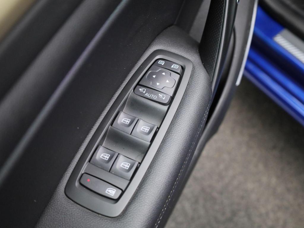 Renault Megane E-tech estate 1.6 plug-in hybrid 160 e-tech engineered | phe